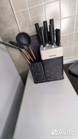 Набор кухонных ножей с подставкой