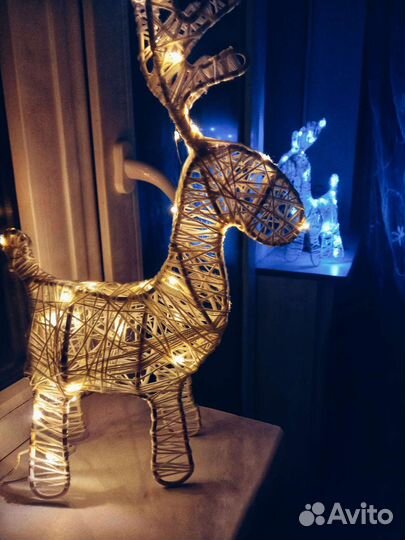 Новогодний праздничный олень / подарки / праздник