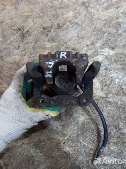 Суппорт Задний Правый Гольф 4 Октавия тур Бора