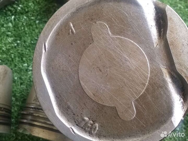 Поршни, шатуны Рено Меган 3. Для двс K4M V838