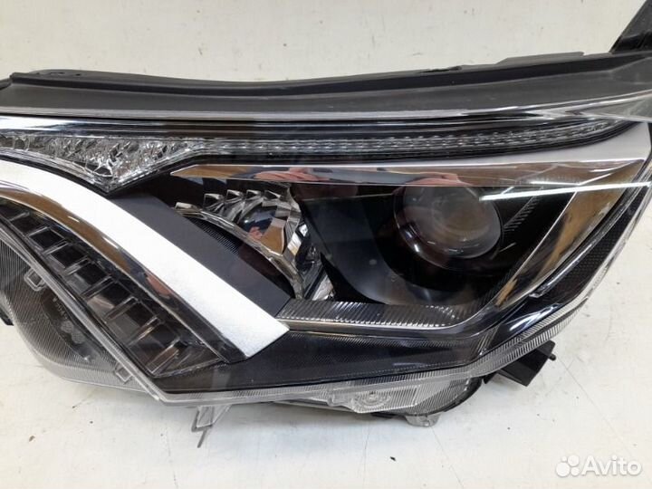 Фара левая Toyota Rav4 CA40 2015-2019