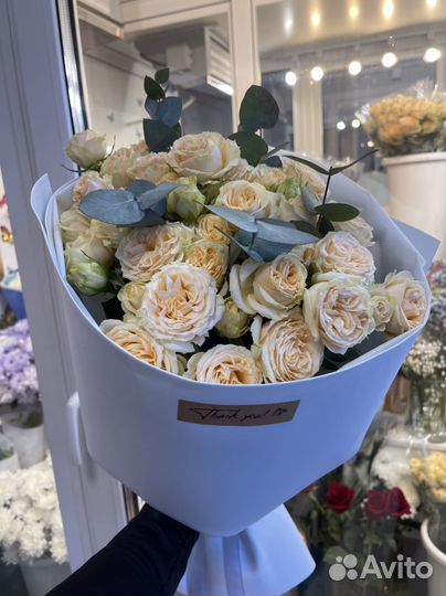 Кустовые розы букет