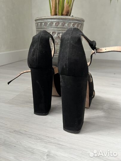 Босоножки stradivarius 37