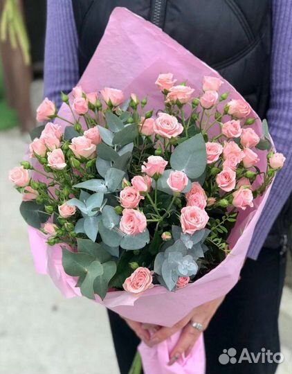 Кустовые розы, букеты и композиции