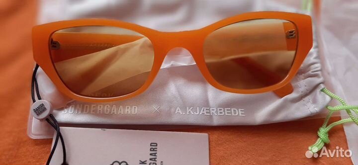 Солнцезащитные очки женские брендовые