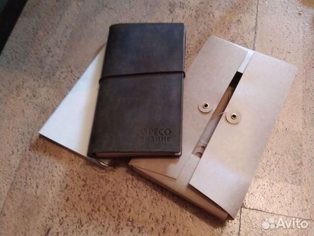 Планинг недатированный в кожаной обложке