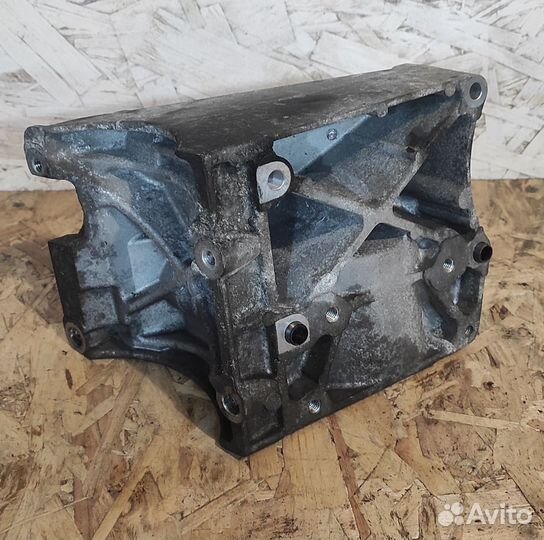 Кронштейн кондиционера Ford Focus 2 1.6