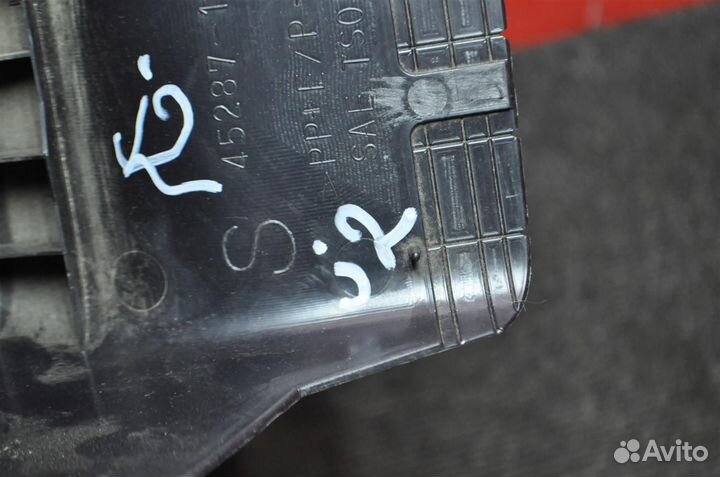 Кожух рулевой колонки toyota prius ZVW30