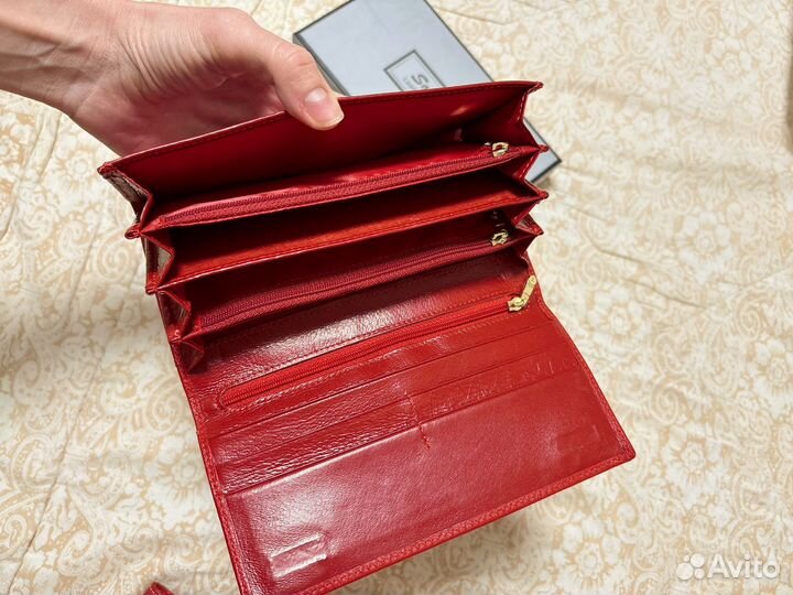 Кошелек женский натуральная кожа красный