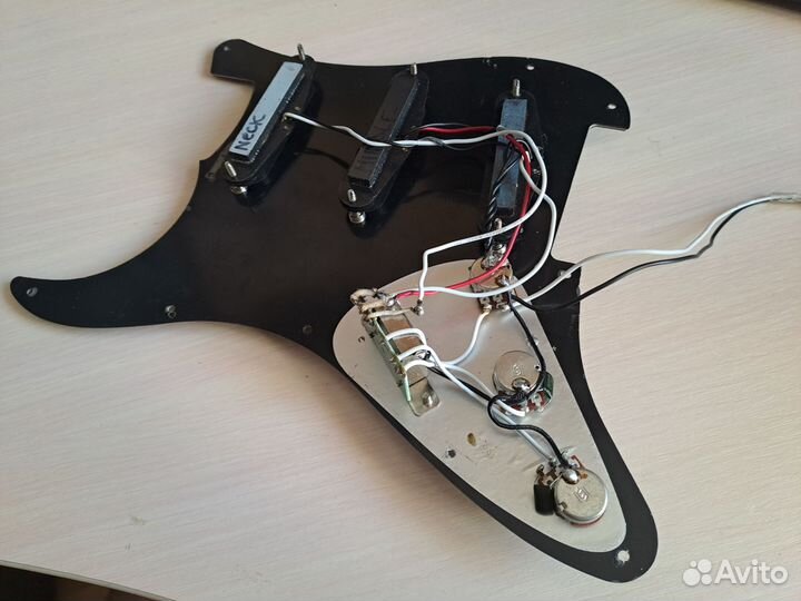 Пикгард Fender stratocaster (pickguard, пикгуард)