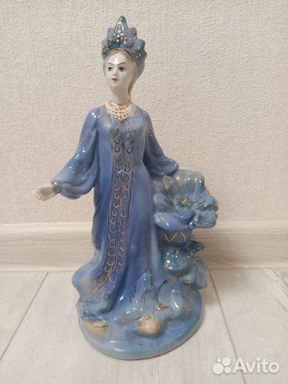 Фарфоровая статуэтка Хозяйка медной горы СССР