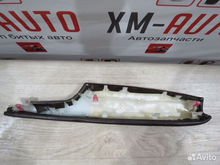 Накладка подлокотника Toyota Camry 50