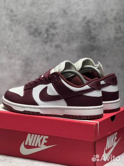 Кроссовки Nike Dank SB бордовые