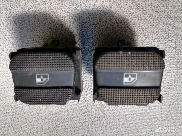 Кнопка стеклоподъемника Volkswagen Passat B4