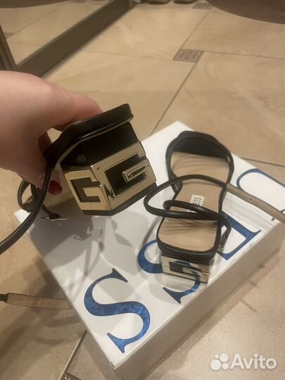 Босоножки guess 36