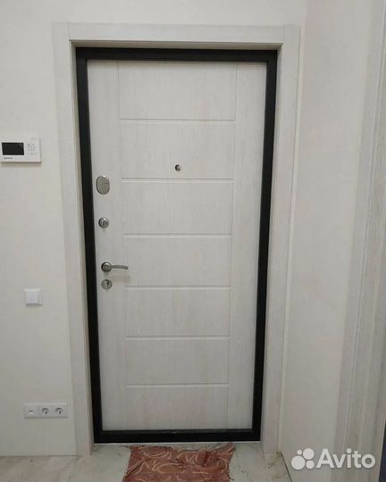 Дверь уличная утепленная в дом или коттедж