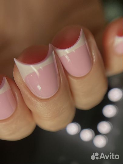 Модель на маникюр