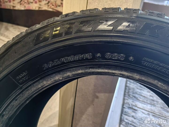 Bridgestone Blizzak VRX 205/60 R16 92S