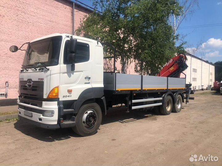 Hino 700 (Profia) с КМУ, 2015