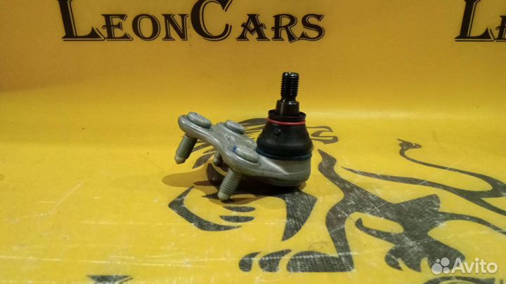 Шаровая опора левая Volkswagen Polo 5 2011 VAG