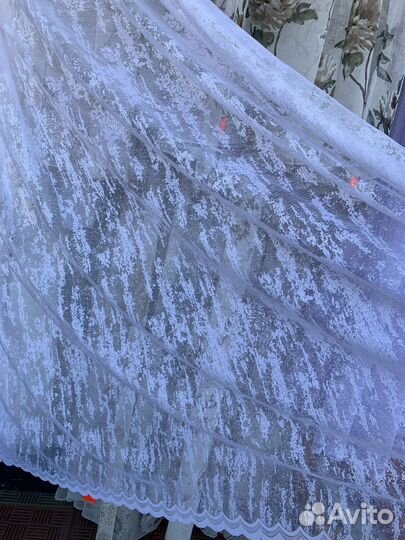 Тюль жаккард мрамор белая/Батист с цветами