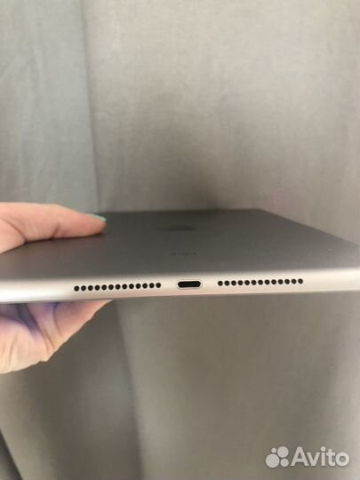 iPad 5th 32 Wi-Fi gray