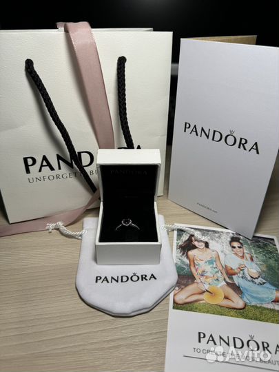 Кольцо pandora возвышенное красное сердце
