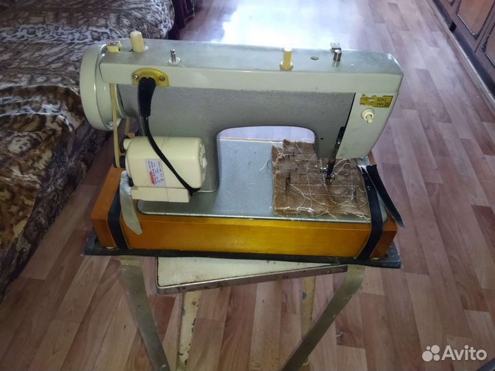 Швейная машинка бу электрическая