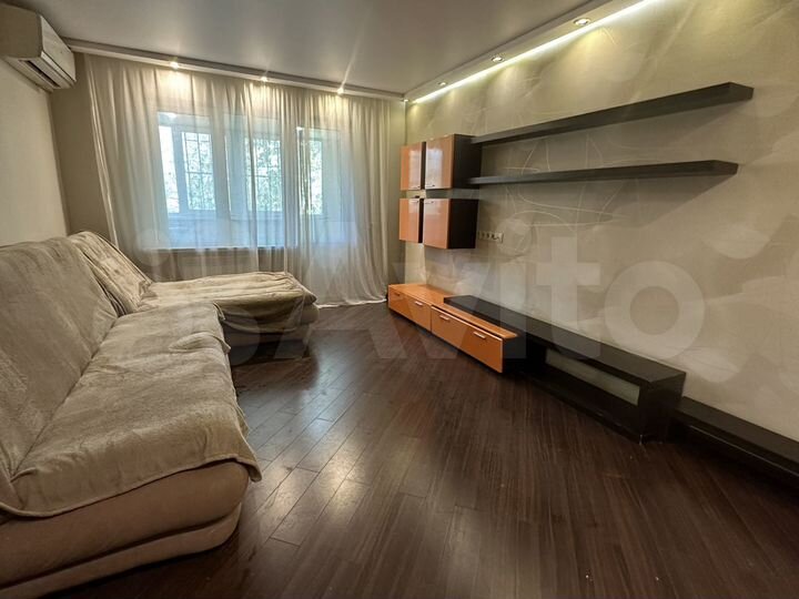 2-к. квартира, 55 м², 1/9 эт.