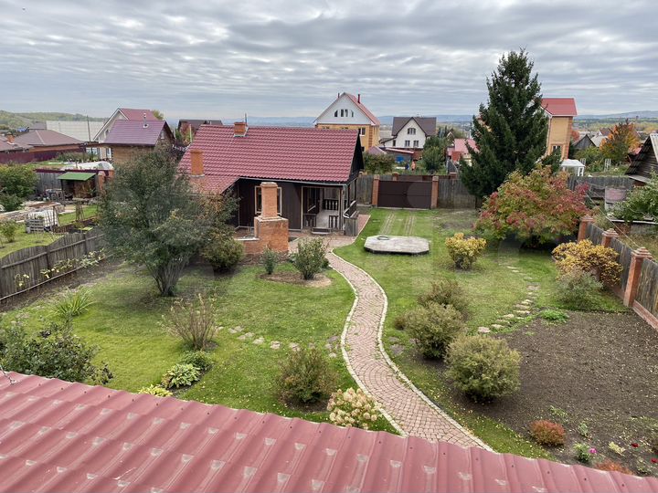 Дом 180 м² на участке 12 сот.
