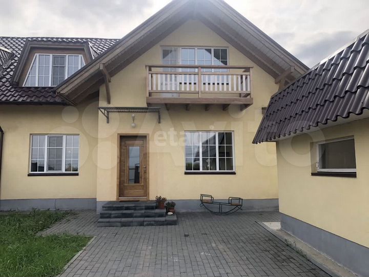 Дом 174 м² на участке 8,1 сот.