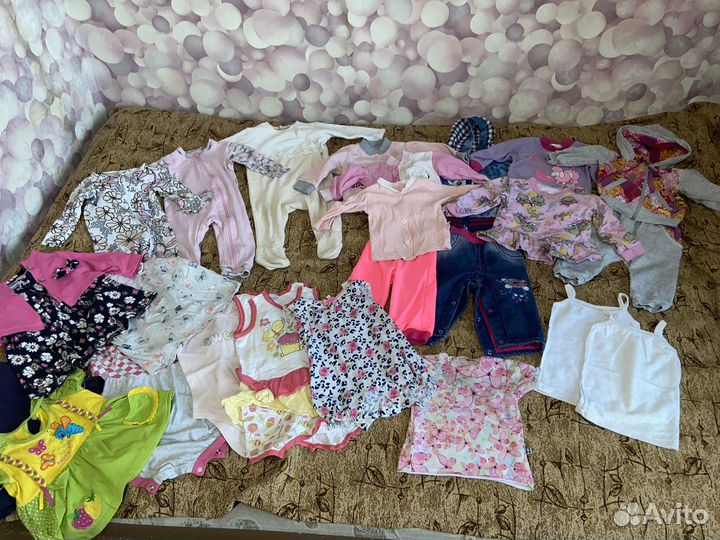 Два больших пакета вещей на девочку