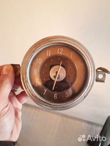 Оригинальные часы газ-21 Волга