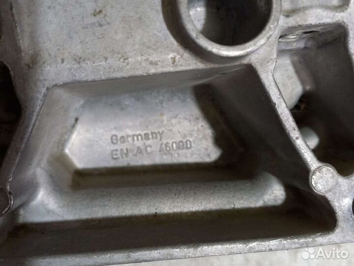 Кронштейн МКПП,L,Skoda Octavia 1,6 A5