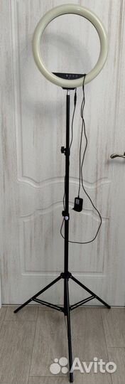 Кольцевая лампа со штативом бу
