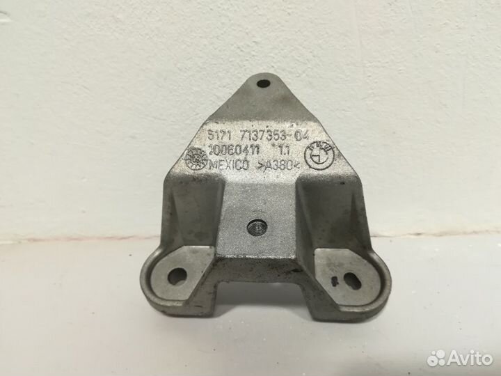 Консоль опоры рулевой колонки X5 E70 X6 E71 BMW