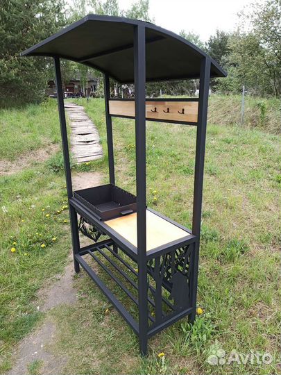 Мангал с крышей