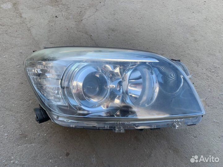 Фара правая Rav-4, Rav4 3