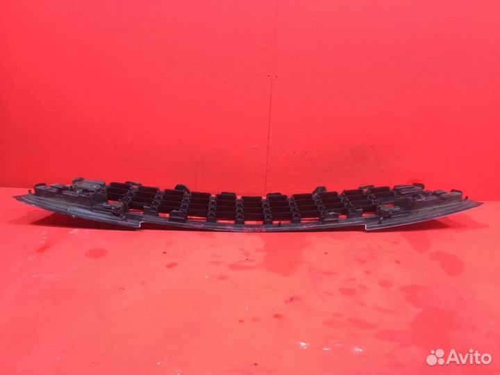 Решетка в бампер передняя Opel Astra J хетчбэк