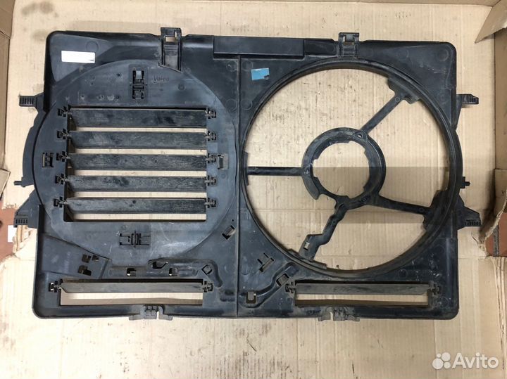 Audi A4 B8 Диффузор вентилятора