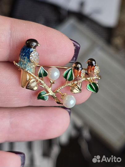 Брошь птички на ветке
