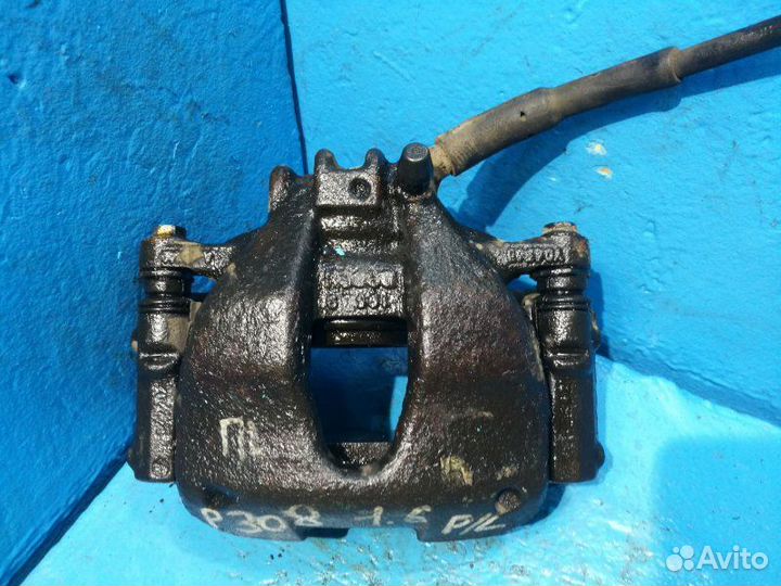 Суппорт передний левый Peugeot 308 T7