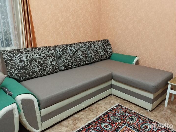 Угловой диван и кресло бу