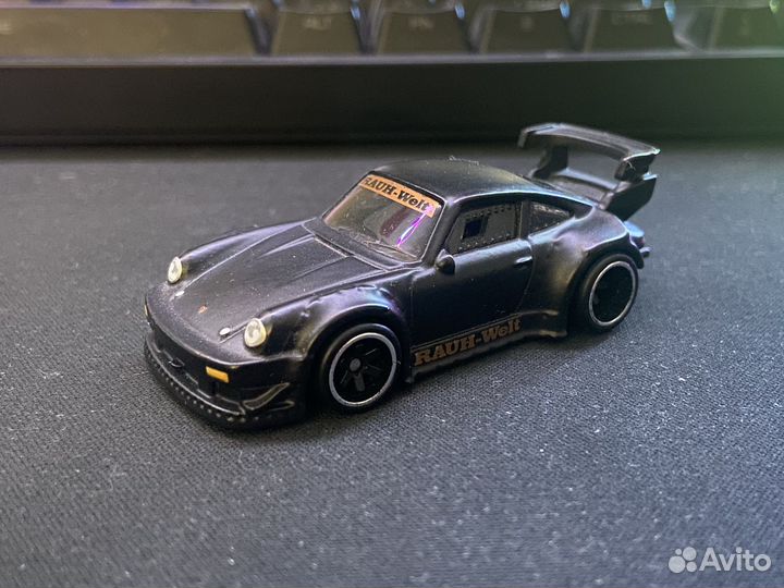 Hot wheels porsche 930 rwb