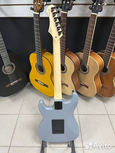 Электрогитара Новая