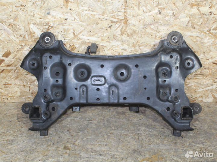 Подрамник передний 2,0 автомат Kia Optima 4