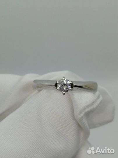 Золотое кольцо с камнем 17р
