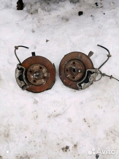 Поворотный кулак со ступицей фольксваген пассат б3