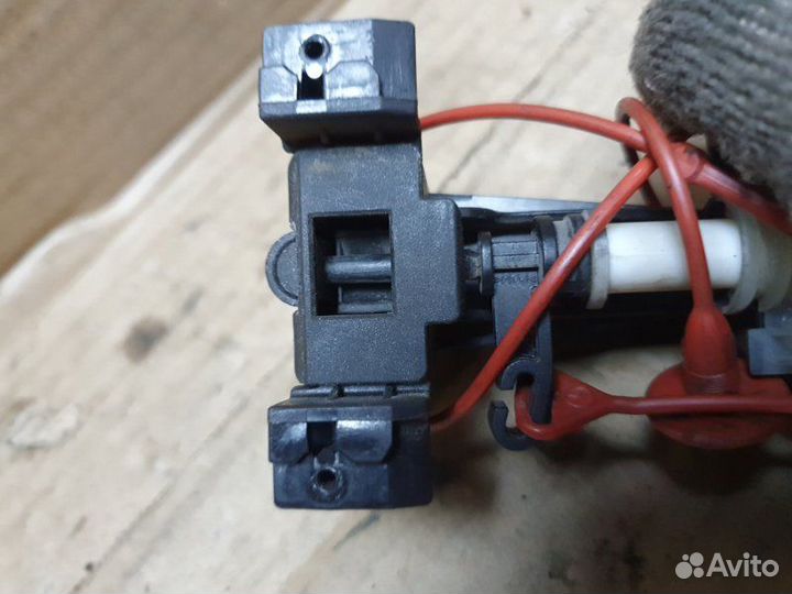 Сервопривод лючка бензобака Mercedes Gl500 X164