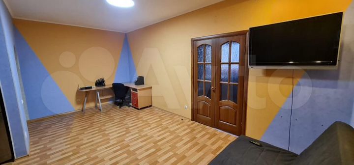 2-к. квартира, 70 м², 4/10 эт.